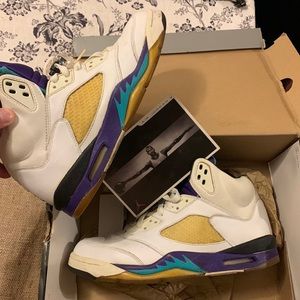 Air Jordan 5  grape